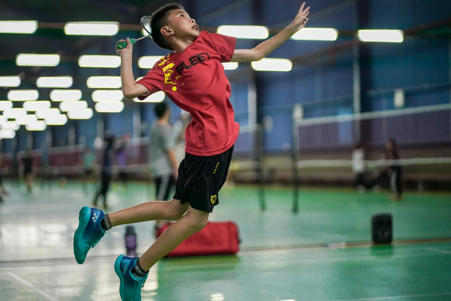 Smash badminton pemula